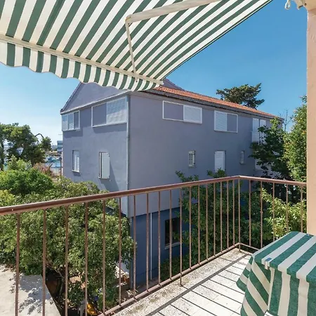 Apartman Prilaz Side Kosutic V *