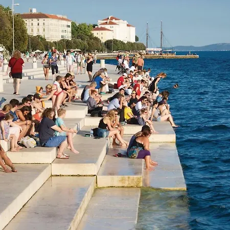 Apartman Prilaz Side Kosutic V *